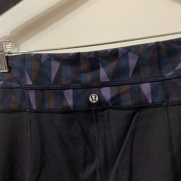 Lululemon reversible leggings Size 6 - Picture 3 of 4